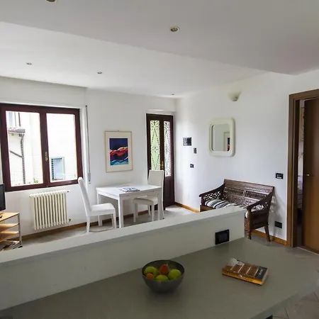 Apartment The Palm With Garden Sala Comacina